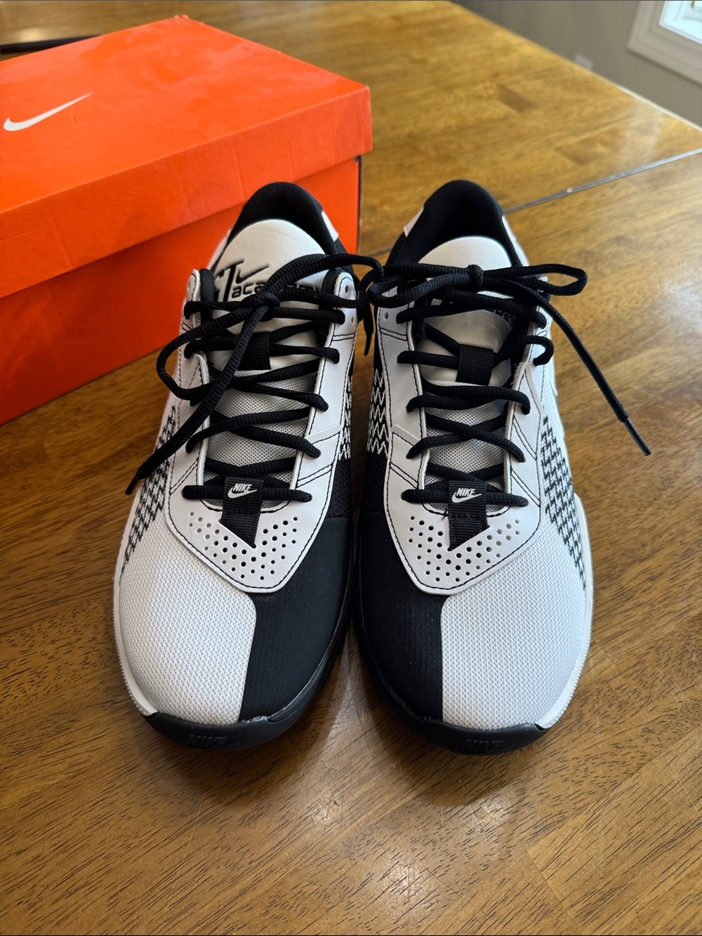 Nike Size 10.5 Brand New Black and White GT Academy Training Sneakers